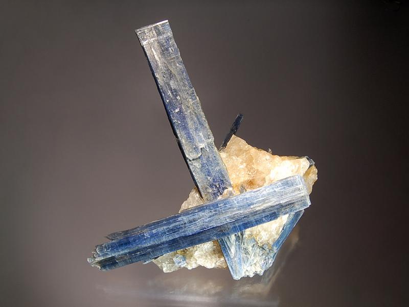 0873 Kyanite.jpg