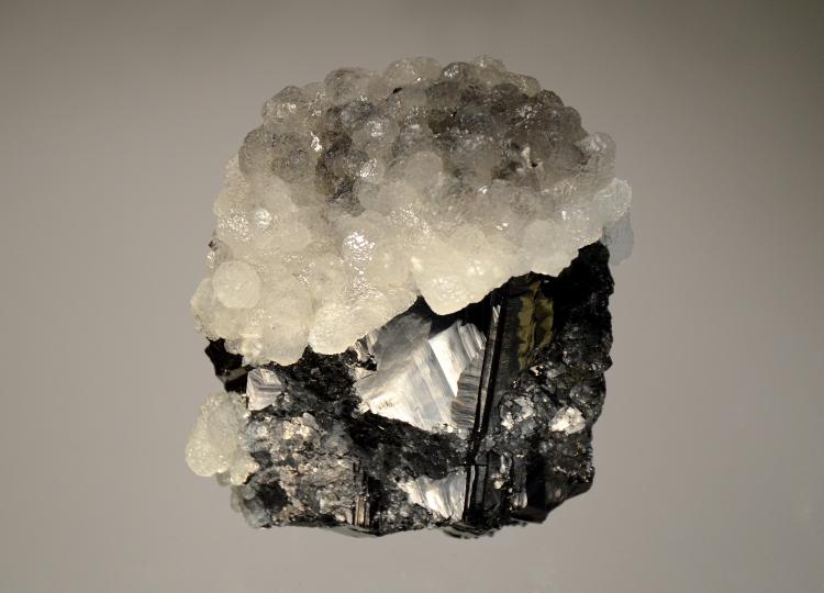 0889 Calcite on sphalerite.jpg