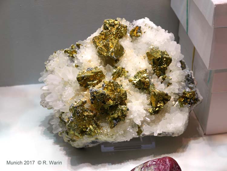 105-Chalcopyrite_00928_R.jpg