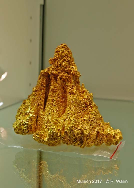 108-Gold_00988_R.jpg
