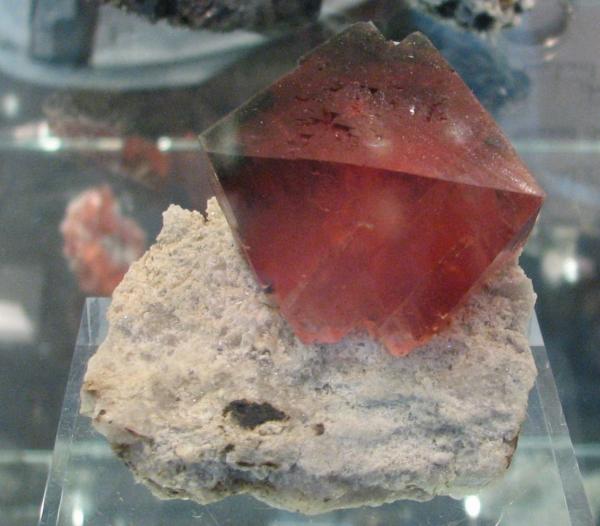 25 - Fluorite, Massif Aiguille Verte.jpg