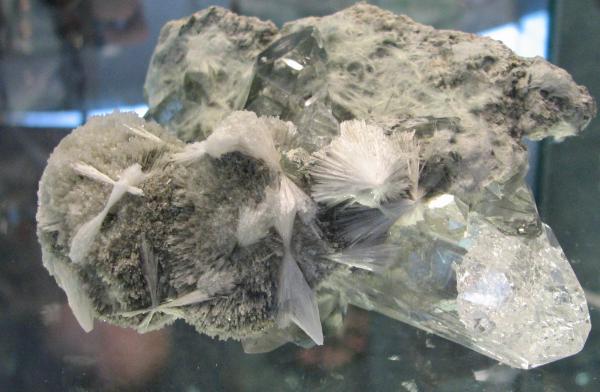 29 - Quartz & Scolecite & Tremolite, Miage Glacier, Italy.jpg