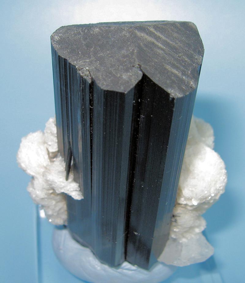 8200M-schorl1.jpg