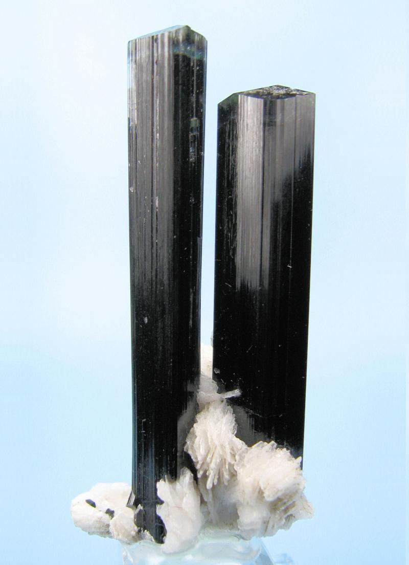 8205M-elbaite.jpg