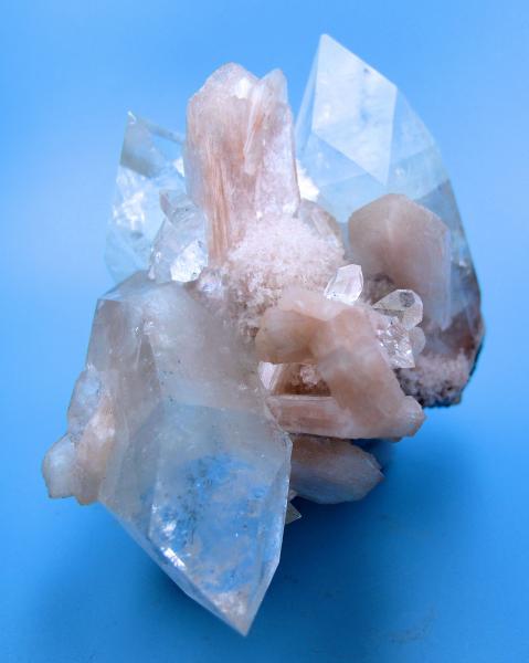 8445M-apophyllite3.jpg