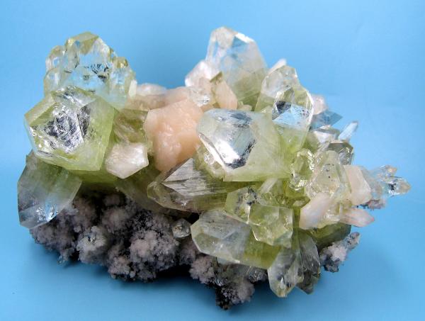 8447M-apophylite1.jpg