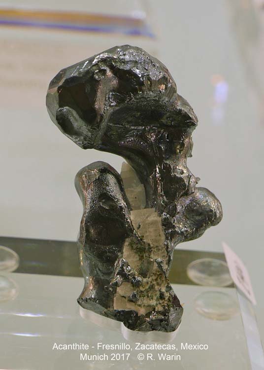Acanthite-00983_R.jpg