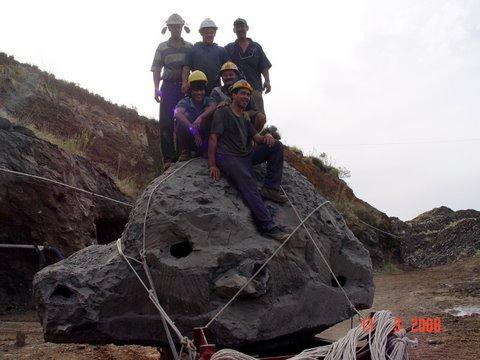 Amethyst - Artigas - Uruguay - Everybody is happy.jpg