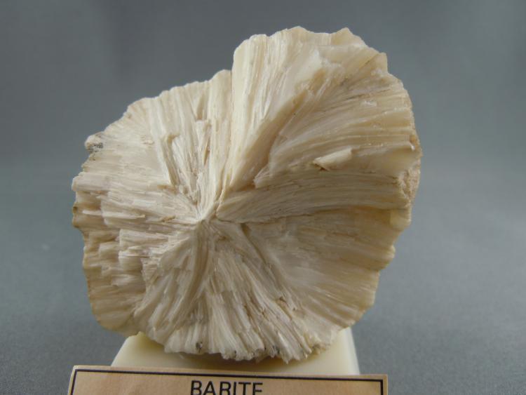 Barite - New England_North Dakota_USA.jpg