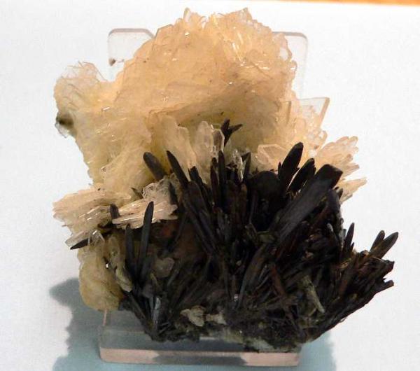 barite_stibnite2Sm.jpg