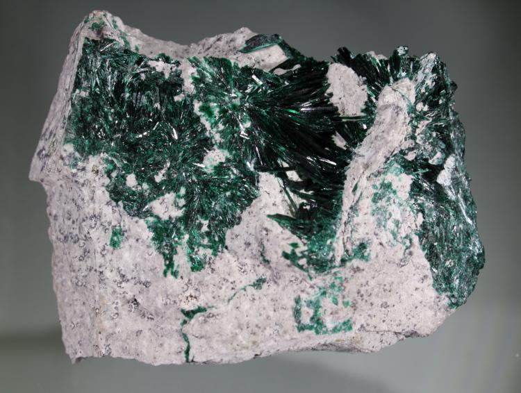 Brochantite Milpillas.JPG