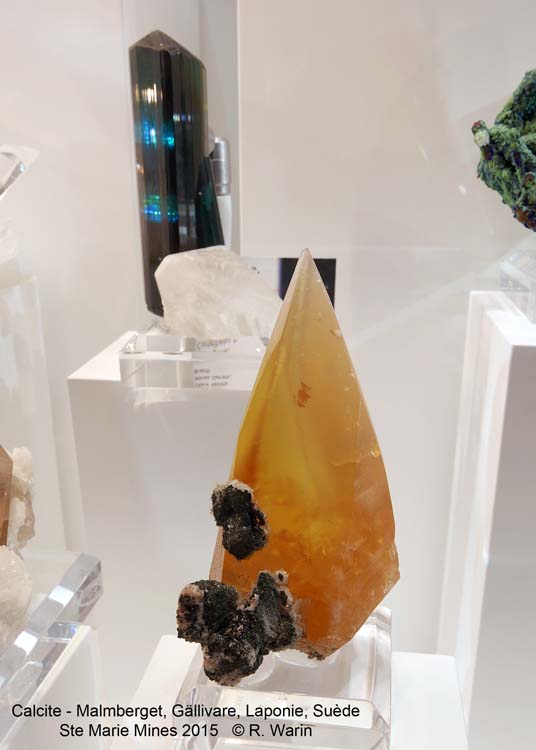 Calcite_00386_R.jpg