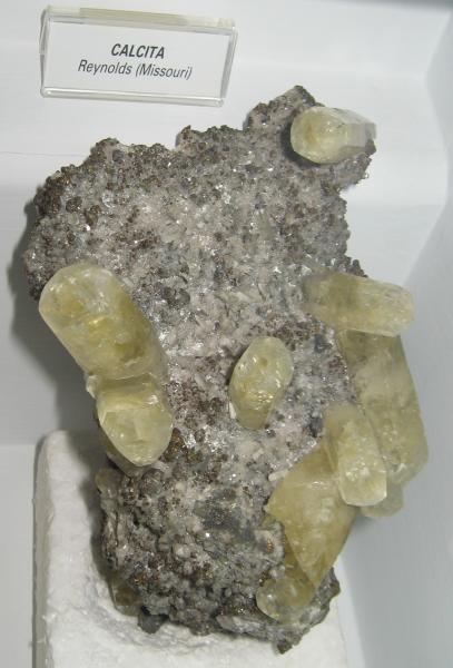 Calcite_Missouri.jpg