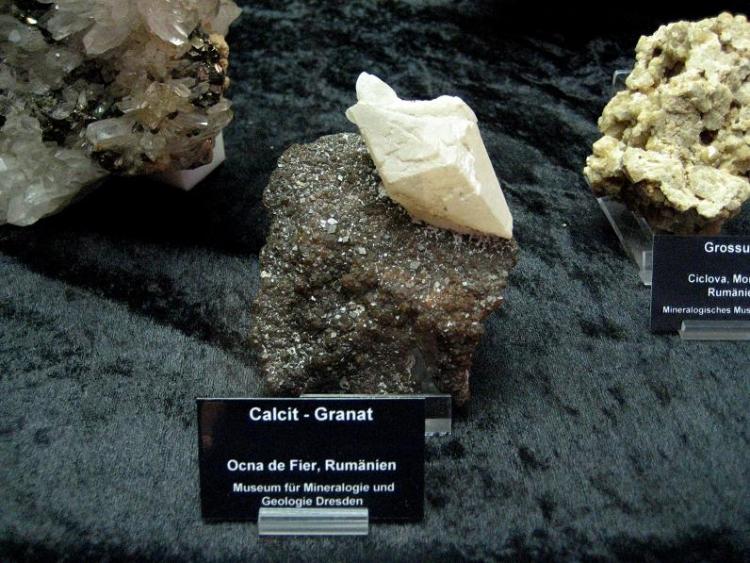 Calcite_Ocna.JPG