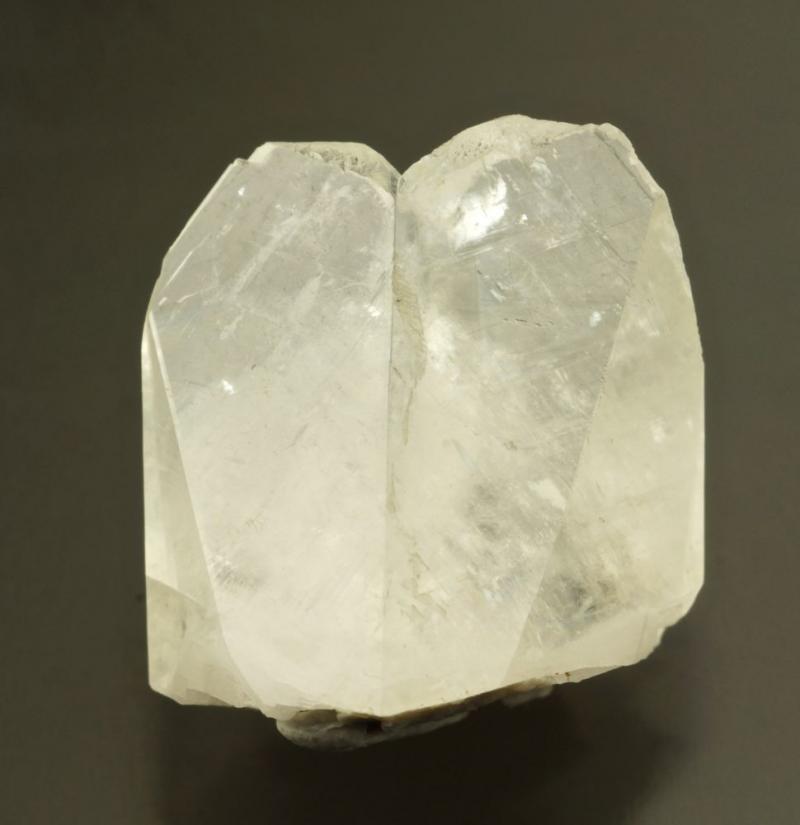 Calcite twin Merehead.jpg