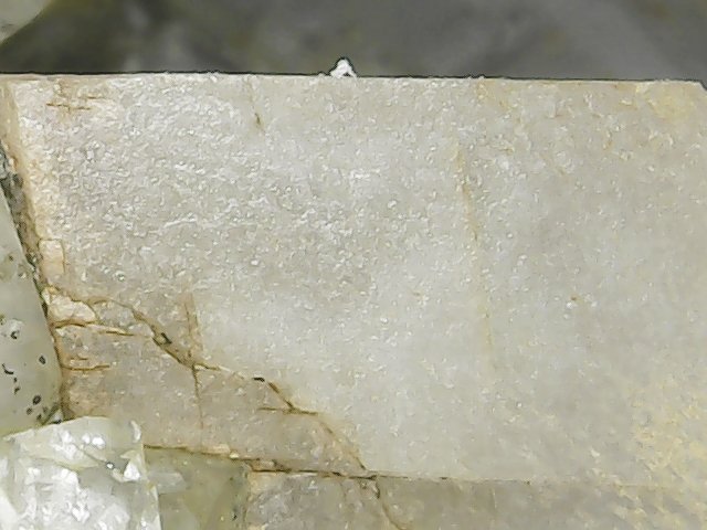 Close-up of Cube mineral 2.jpg