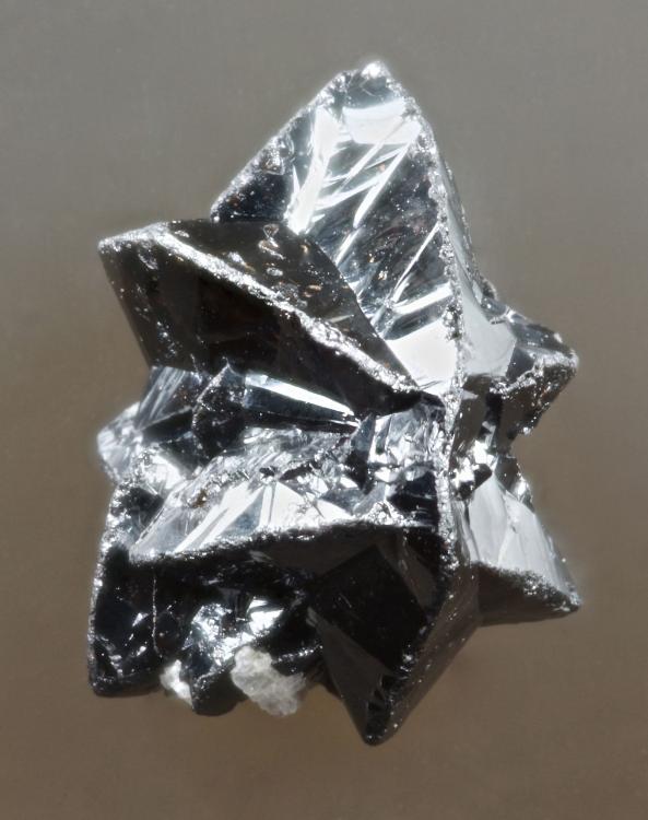 Cornwall cassiterite cyclic.jpg