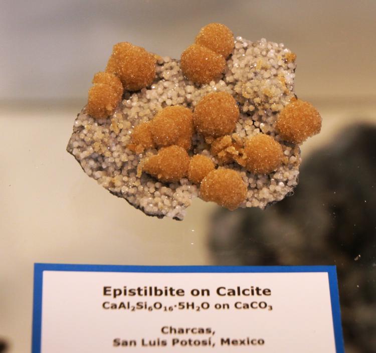 Epistilbite - Charcas.JPG