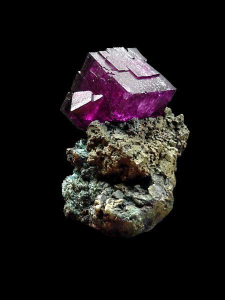 Fluorite in Chalcopiryte Veneros South mine La Collada.jpg