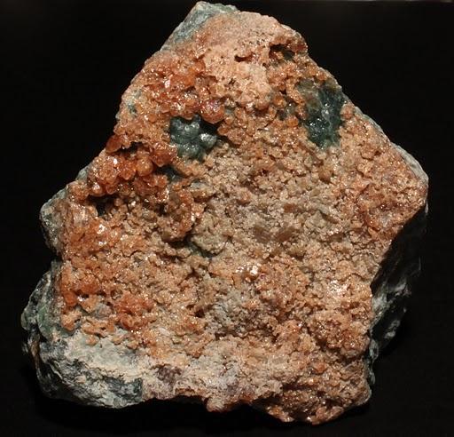 Grossular - Hunting Hill Quarry_Rockville,_Maryland_USA.jpg