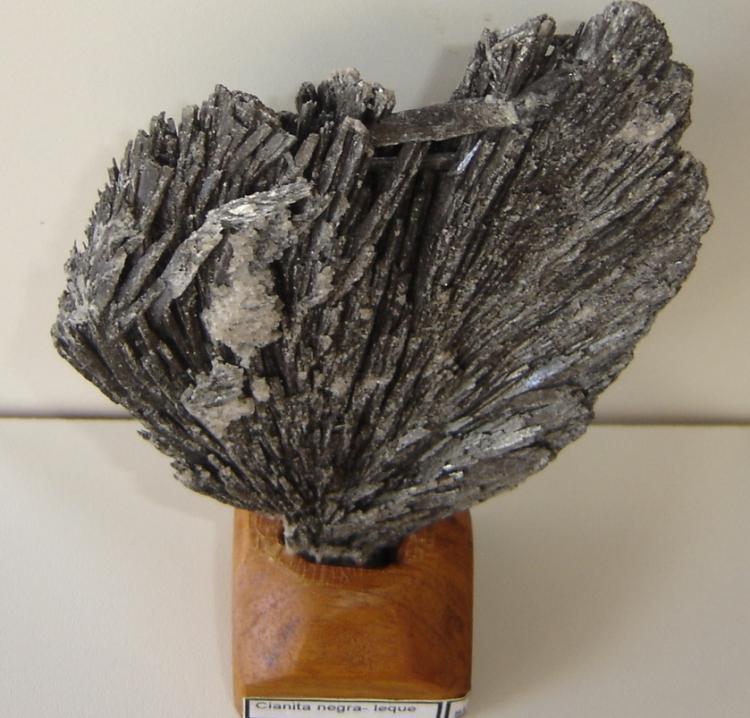 kyanite_2.jpg