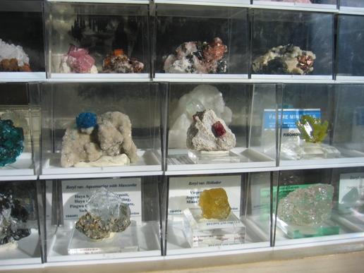 Minerals in jousi-boxes.jpg