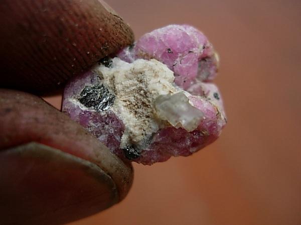 new corundum 008.JPG