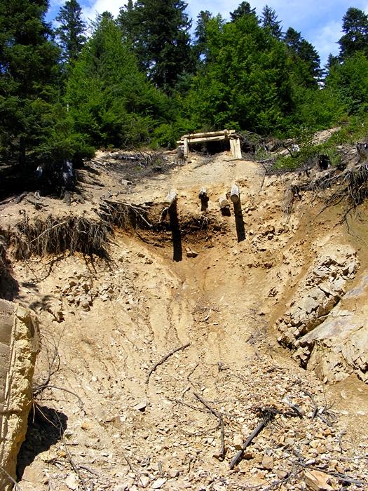 Old quarry near Varatec Mine-07.2011.JPG