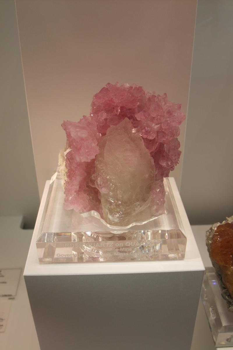 Rose Quartz approx 15cm.JPG