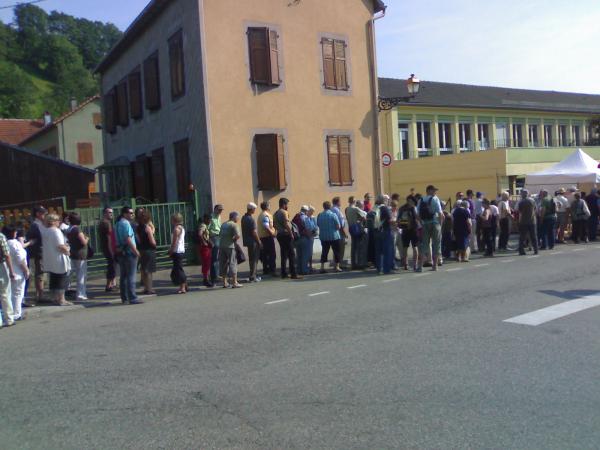 Ste. Marie 2010 - Queue to enter.jpg