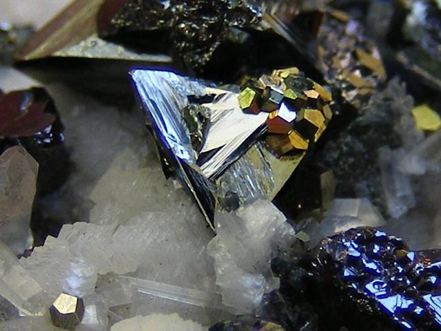 Tetrahedrite, Pyrite, Sphalerite, Calcite, Cavnic, fov-21 mm..JPG