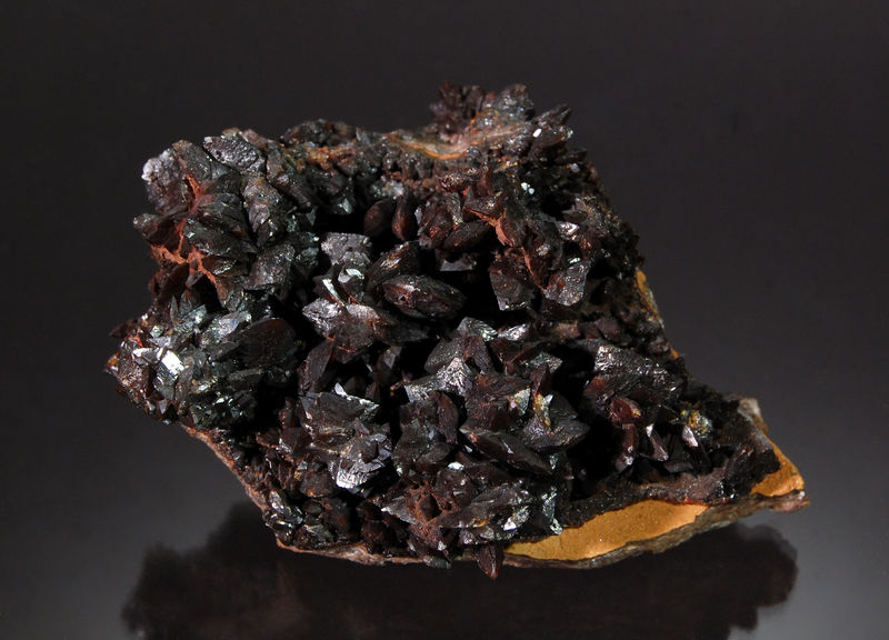 0415 Descloizite - Berg Aukas, Namibia.jpg