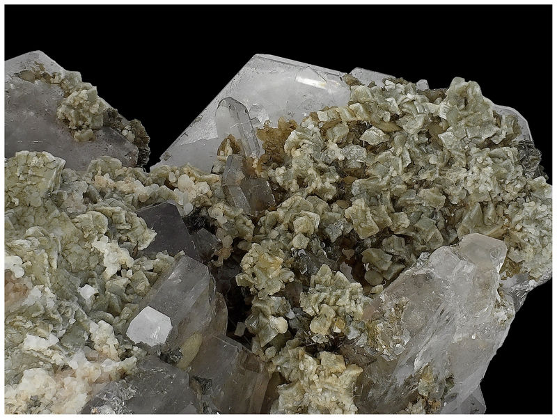 04 - FLUORAPATITE SIDERITE, ARSENOPYRITE, MUSCOVITE.jpg