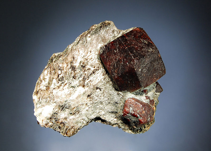 0586 Almandine.jpg