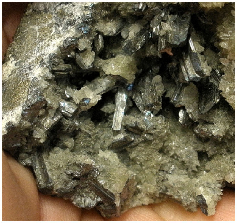 09 - CHALCOCITE CRYSTALS IN CORE SAMPLE 2009.jpg