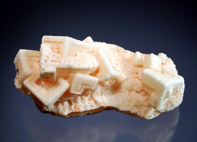 1043 Thenardite ps. halite.jpg