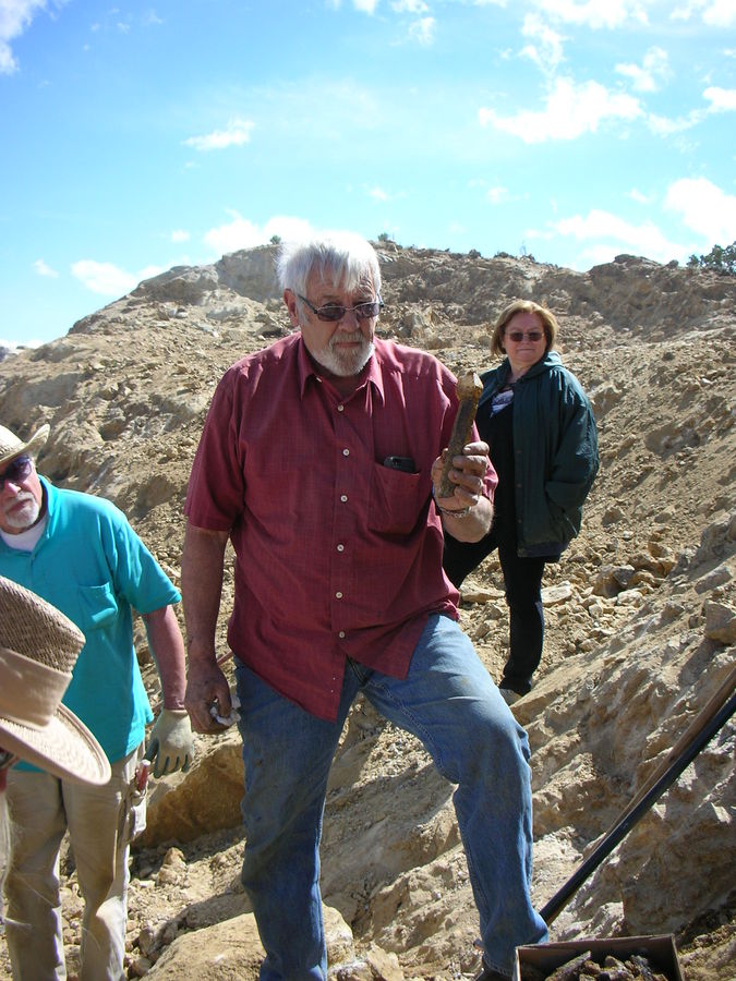 113 Jerry Rosenthal with quartz scepter.JPG