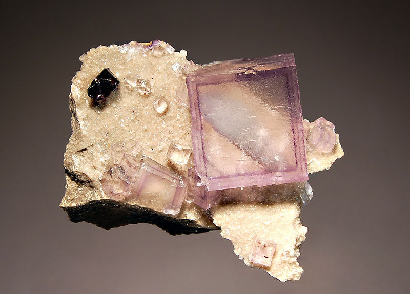 1671 Fluorite.jpg