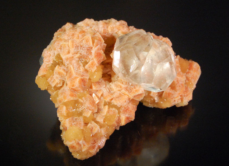 2196 Calcite on Chabazite.jpg