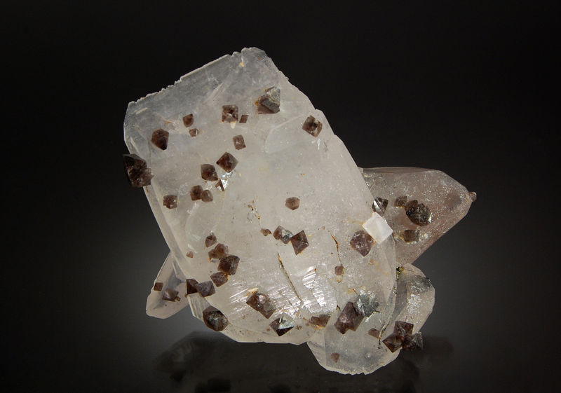 2676 Scheelite on quartz - Yaogangxian Mine, Chenzhou, Hunan Prov., China.jpg