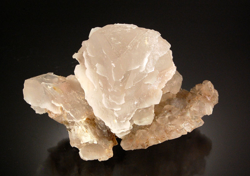 2768 Calcite - Bor Mine, Dalnegorsk, Primorskiy Kray, Russia.jpg