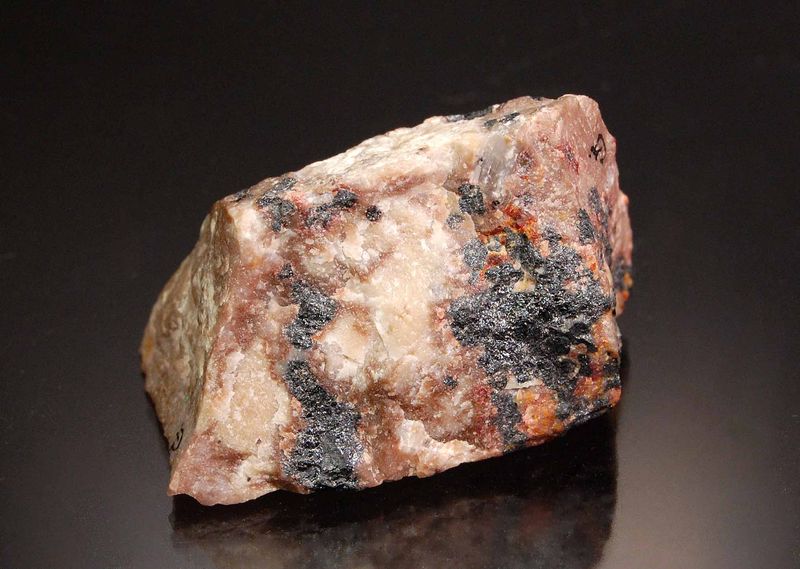 498a Esperite - Franklin Mine, Sussex Co., New Jersey.jpg