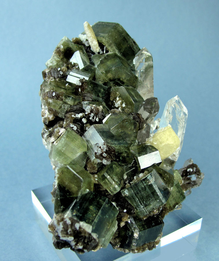 7246M-apatite1.jpg