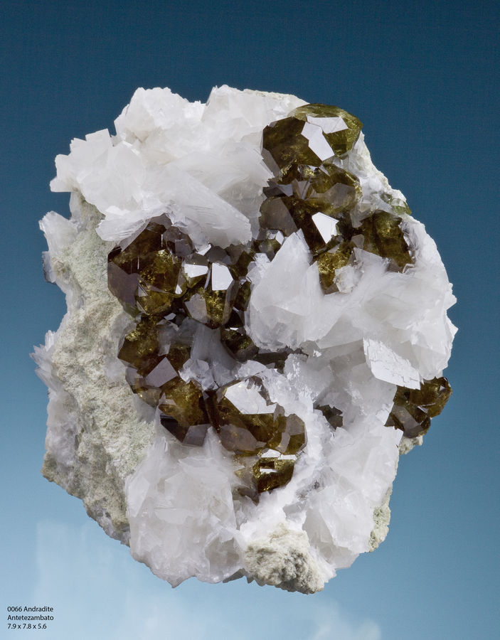 8A08-110 0066 Andradite Antetezambato.jpg