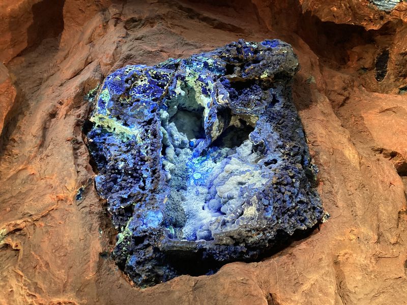 Azurite, Copper Queen Mine, Bisbee, Cochise Co, AZ, USA.JPG