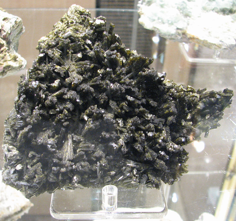 c_epidote_cornillion.jpg