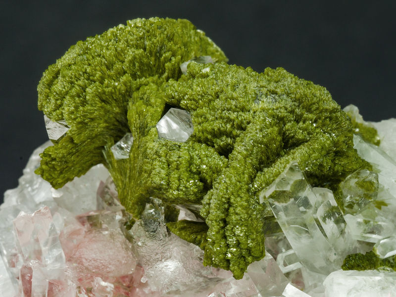 Epidote with Quartz - Imilchil area_Morocco-d.jpg