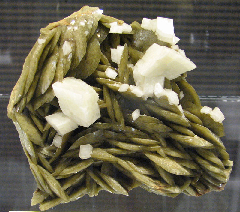 lm_dolomite_siderite_la_mure.jpg