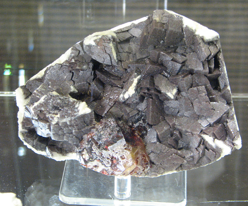 lm_sphalerite_dolomite_boulangerite_la_mure.jpg