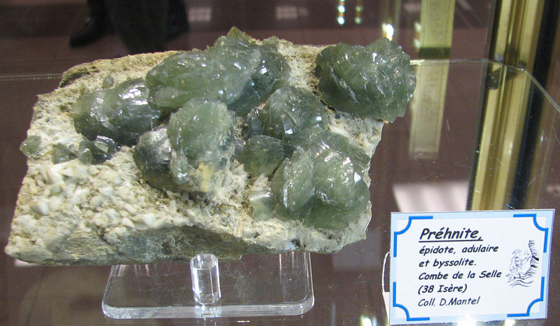 ls_prehnite_adulaire_byssolite.jpg